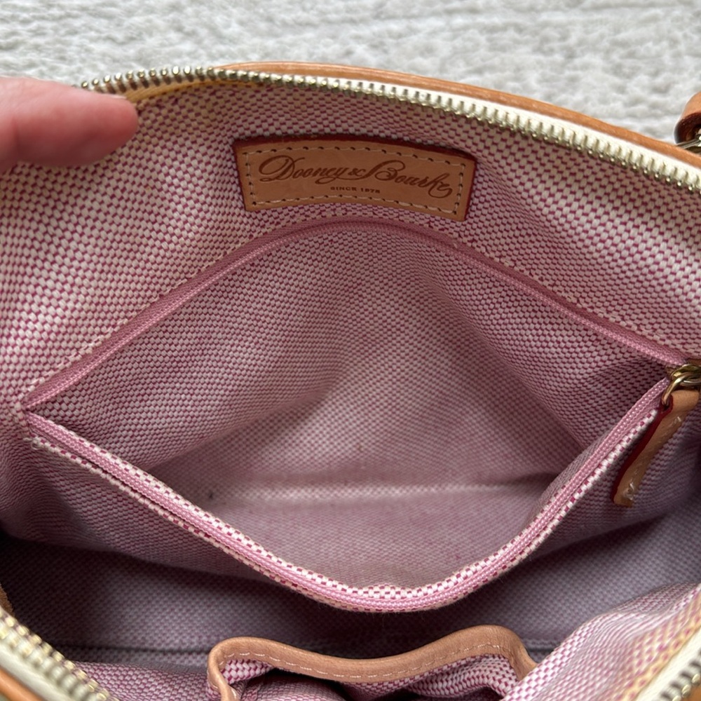 Dooney & Bourke 1975 Sorrento Barrel Satchel  - Sand - Excellent Condition - Picture 12 of 14
